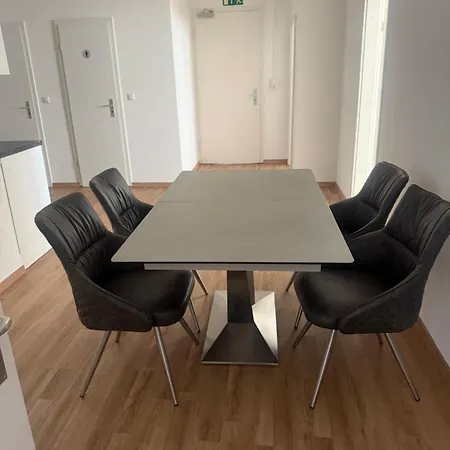Apartment 1 2 Personen-gemeinschaftskueche-gemeinscharfts Bad Wc *